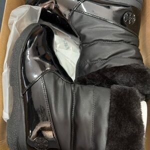 Totes girls brand new boots size 5 black